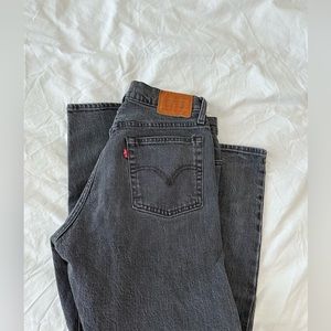 Cropped straight Levi’s wedgie